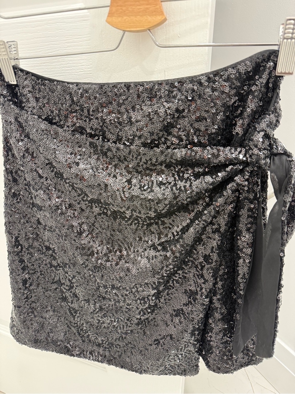 House of Harlow 1960 Black Sequin Skirt